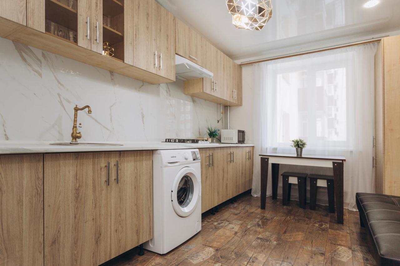 Luxe Apartments 5.26 Near Lavina 5 Floor Сумы Экстерьер фото